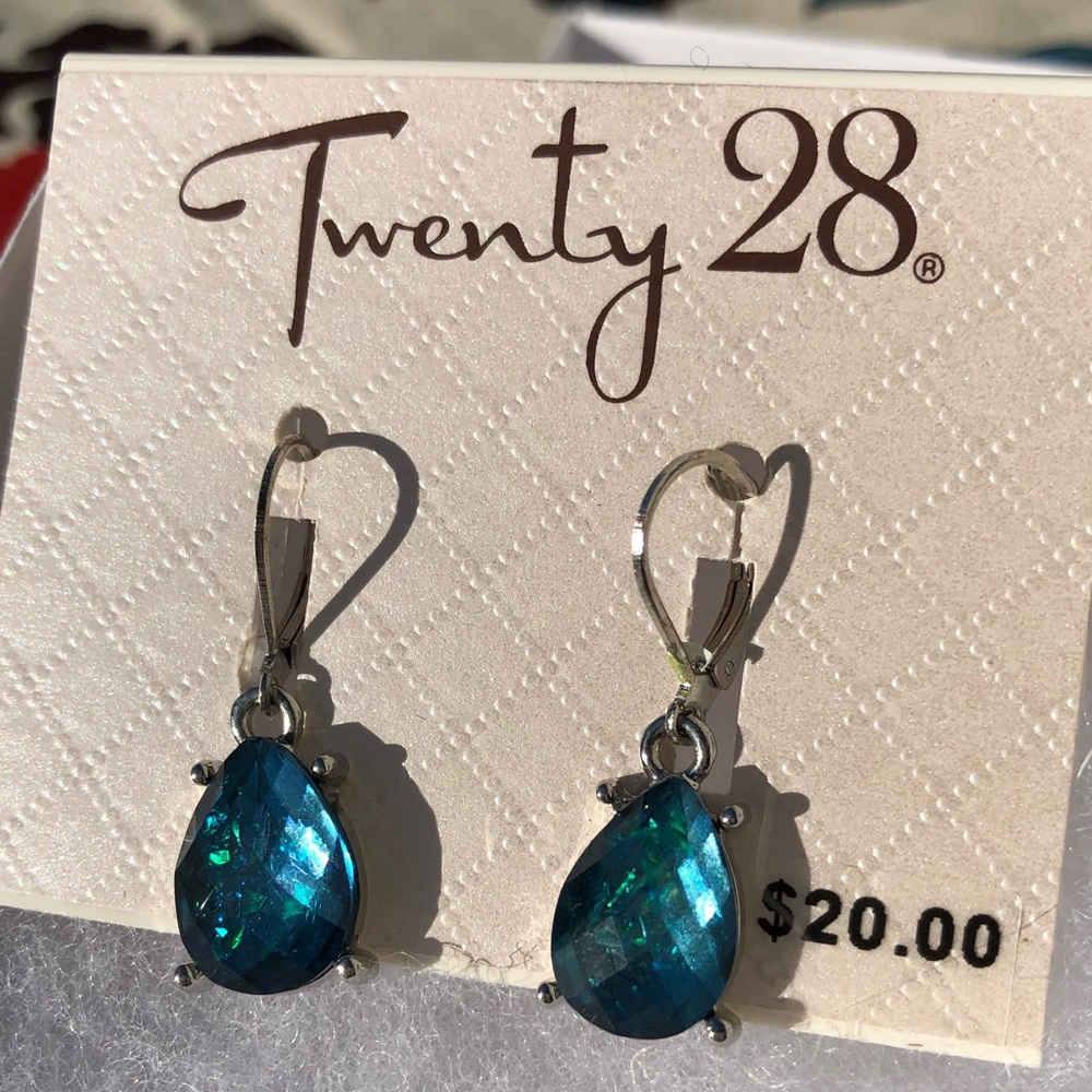 Pear-shaped Teardrop Earrings